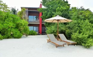 The Barefoot Eco Hotel 4*