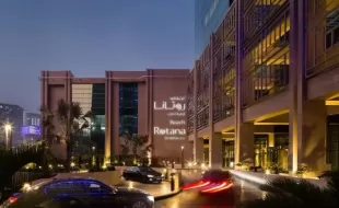 Beach Rotana Residences 5*