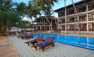 Whispering Palms Hotel 4*